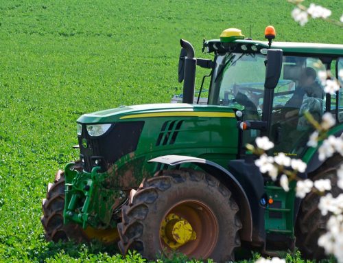 John Deere 2025R: The All-Purpose Compact Tractor