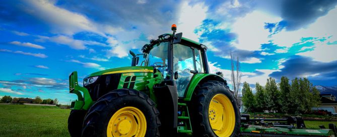 John Deere 5100E