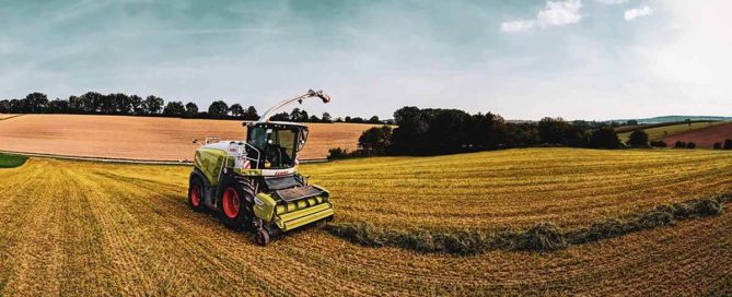 John Deere S140 Lawn Tractor